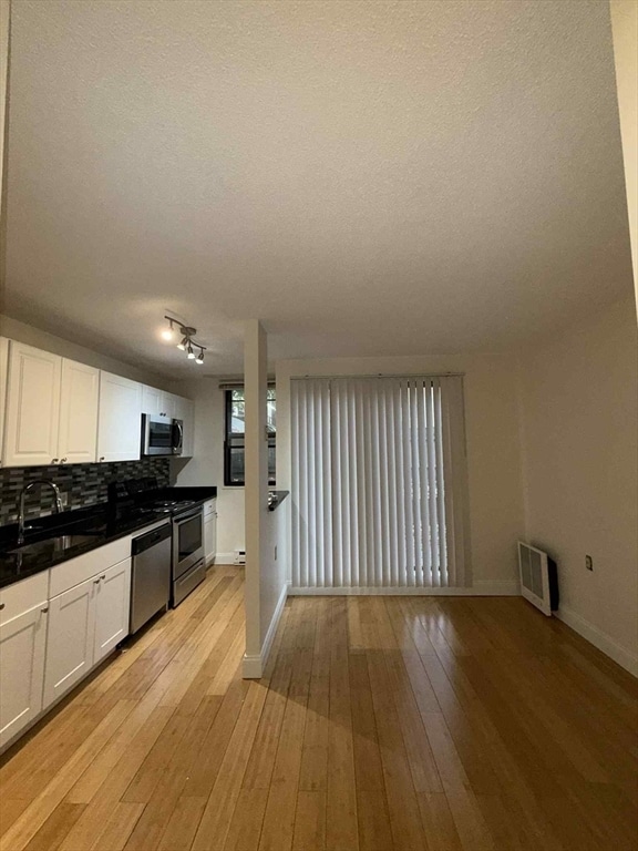 Building Photo - 118 Centre St Unit 118