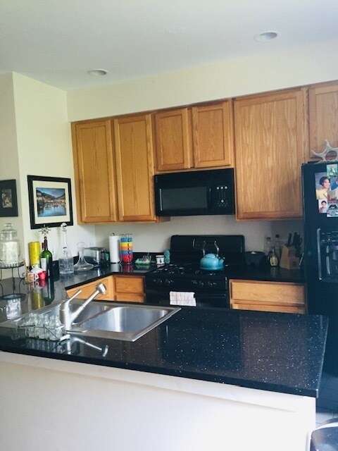 Photo - 556 E 32nd St