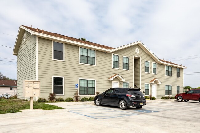 1305 Kings Way