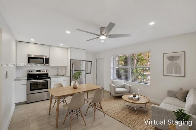 Building Photo - 345 Michigan Ave Unit 23