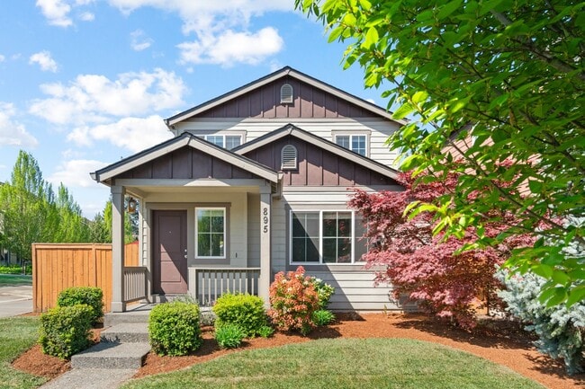 Building Photo - Beautiful Beaverton Home in Great Location with a Fenced Yard!