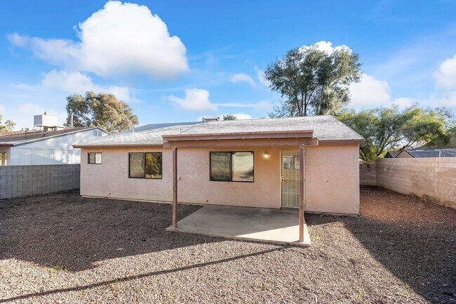Photo - 6082 S Birchwood Dr