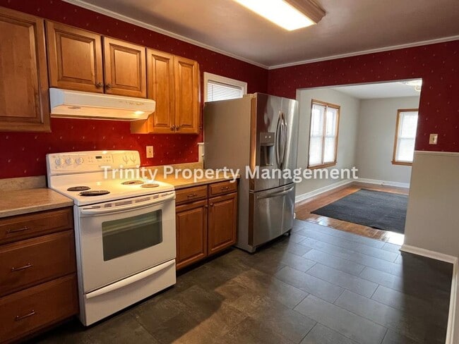 Photo - 2010 Hamill Ave