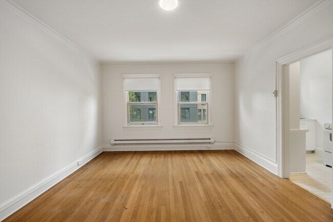 Photo - z-103125-Campus Apartments