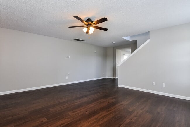 Photo - 1101 Tellis Dr