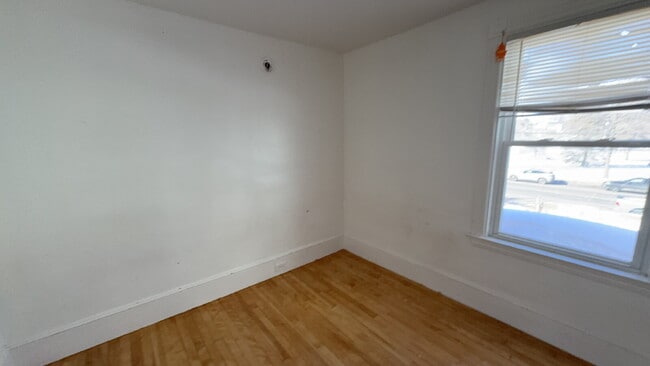 Photo - Charming 3-Bed Home with Gleaming Hardwood Floors in Westbrook – Your Cozy Retreat Awaits!