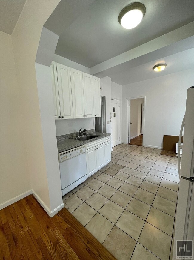 Photo - East 38th Street Unit 3C