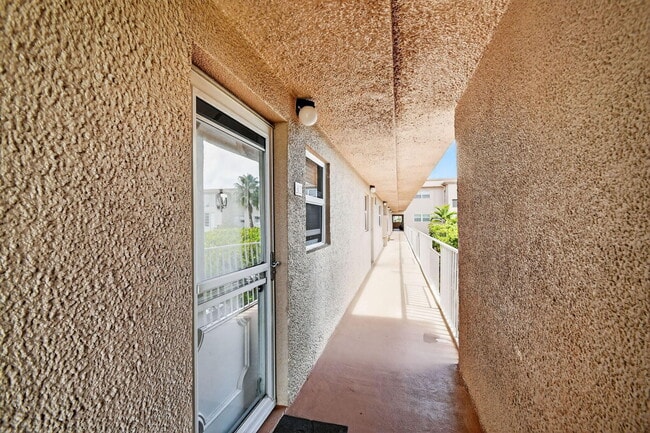 Photo - 2615 NE 1st Ct Unit 312