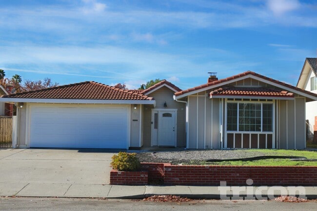 Building Photo - 2607 Orchid St