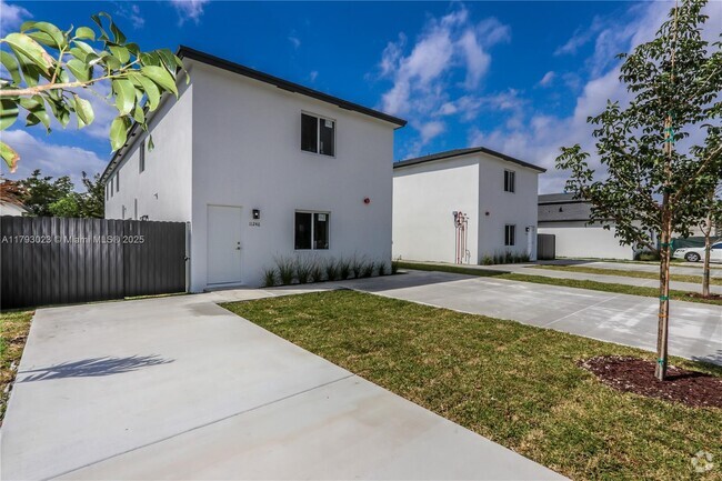 Building Photo - 11248 SW 187th St Rental
