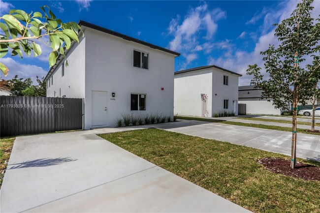 Photo - 11248 SW 187th St Townhome