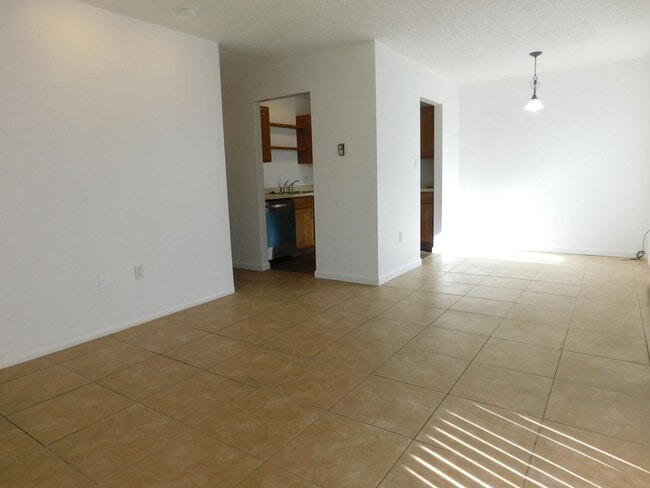 Photo - 869 Iowa Ave Unidad 1