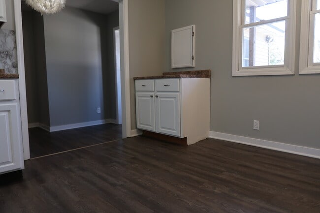 Photo - 40 58th St SE