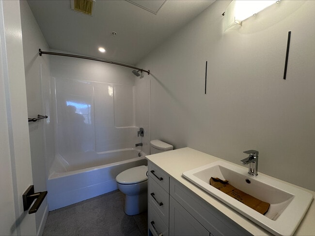 Photo - 660 Beach Rd