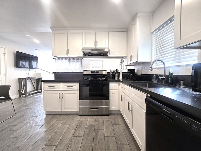 Photo - 123 E Bennett Ave Unidad A