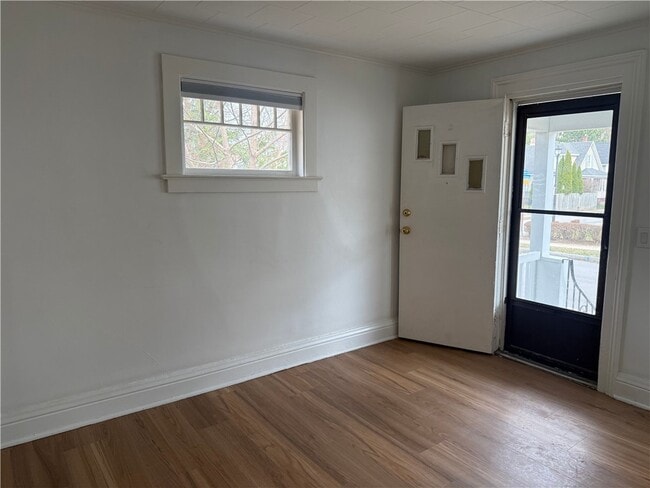 Photo - 355 Caroline St