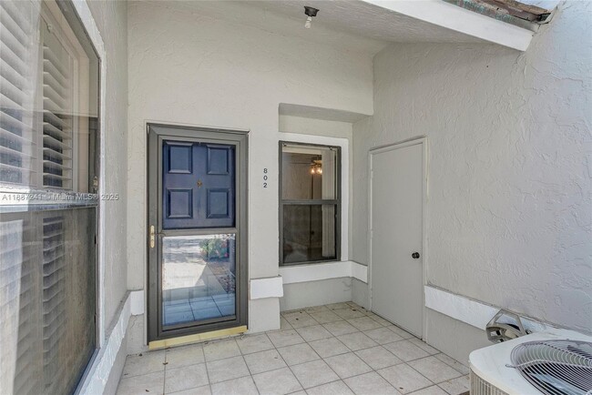 Photo - 802 Bannock Terrace