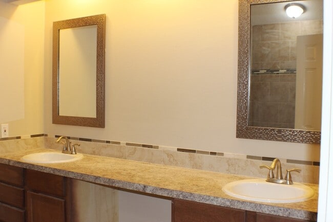 Photo - 16723 Clear Oak Way