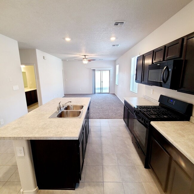 Photo - 3 bed 2 bath home in Huning Ranch