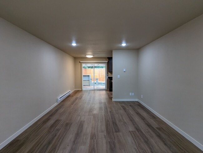 Photo - 5713-5713 64th St W