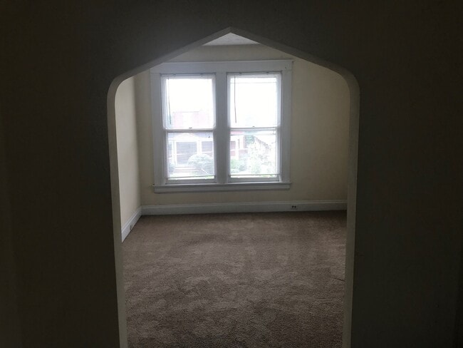 Entry to Dining Room - 3530 Shaw Ave Unit Shaw floors 2 and 3