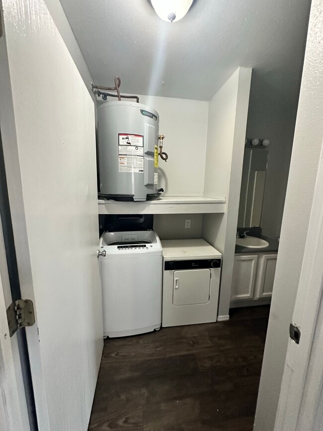 Photo - C & W Apartments Springdale