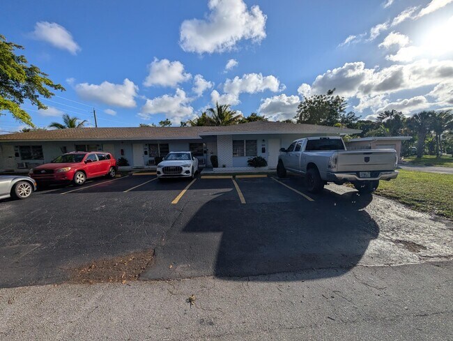 Photo - 828 NE 16th St