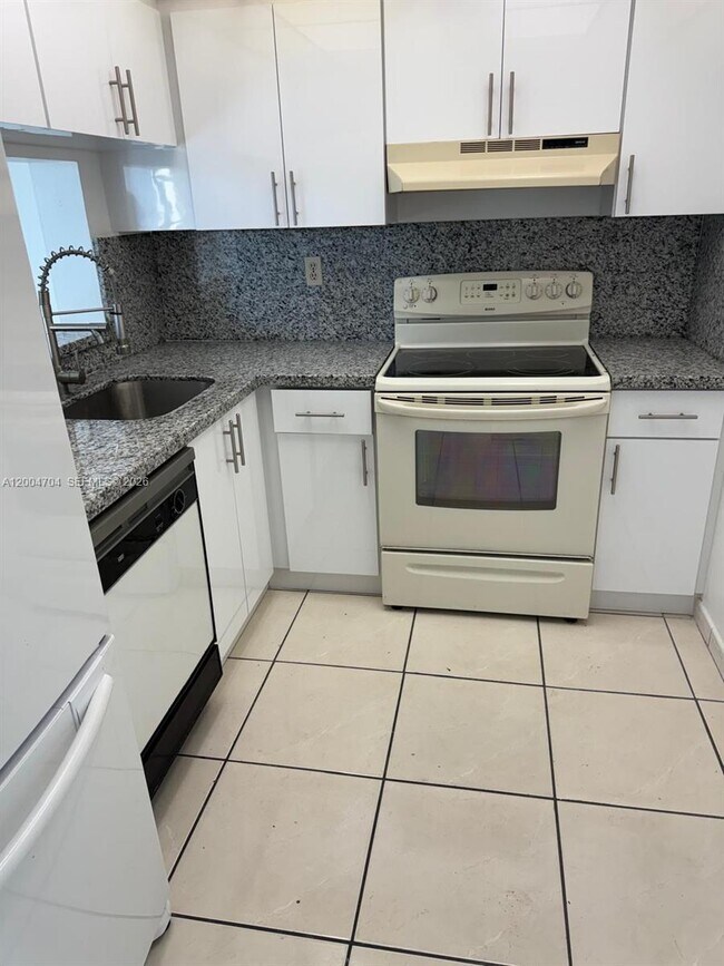 Photo - 11790 SW 18th St Unit 416-3