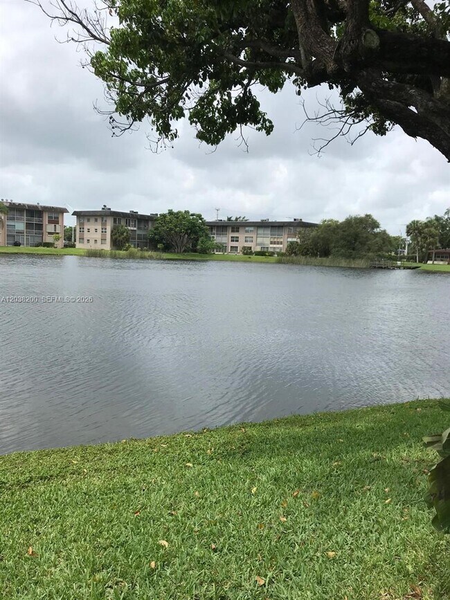 Photo - 5420 NW 11th St Unidad 205