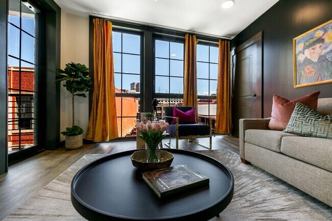 Photo - 611 Commerce St Unidad ID1267072P