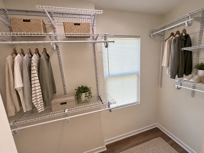 22013 Springbrook Ave Unit 7