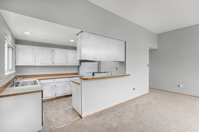 Photo - West Seattle Flats: Leasing Specials! Beau...