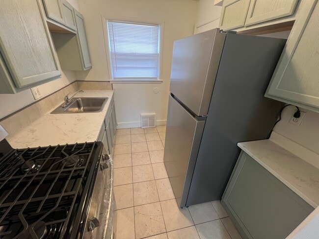 Photo - Spacious 2 bedroom townhome