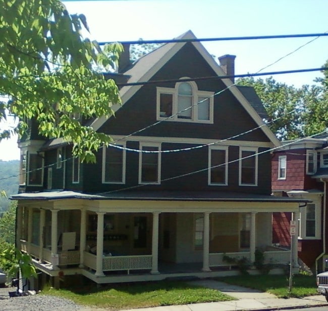 412 University Ave