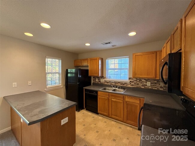 Photo - 5229 Ficus Tree Ln