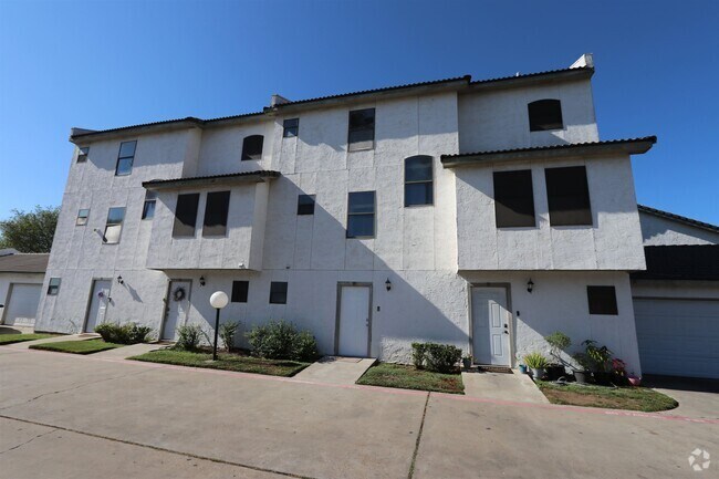 Building Photo - 100 W Village Blvd Unit 10 Rental