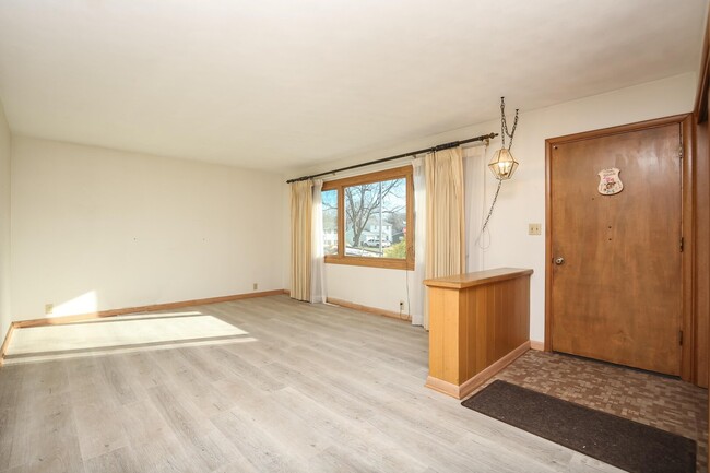 Photo - 1705 Elmwood Dr