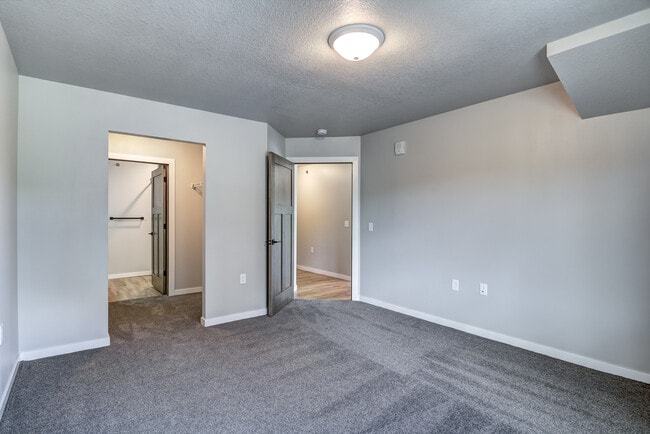 Photo - 4223 Jeffers Rd Unit 402