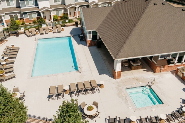 Piscina comunitaria - Haven Cove Townhomes