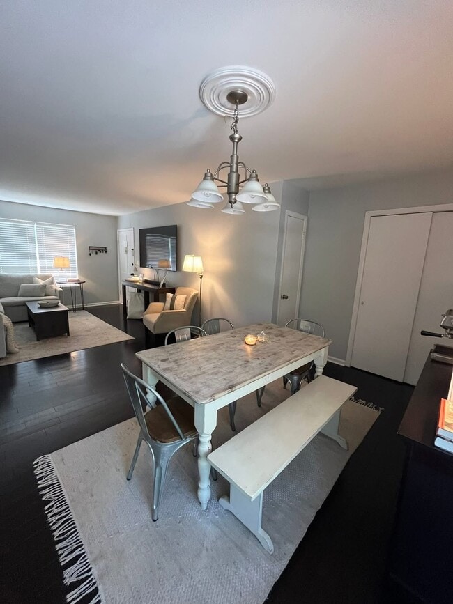 Photo - 2201 Montreat Cir Unidad D