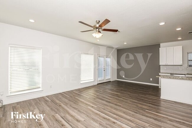 Photo - 7336 Parkside Pl Dr