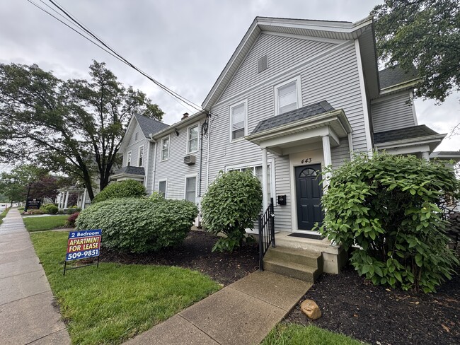 Street side entrance - 439 W Loveland Ave Unit Apt. #1