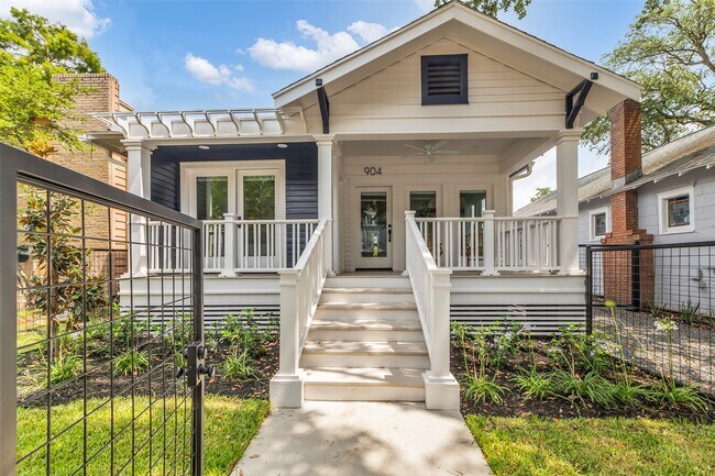 Photo - 904 Willard St Casa