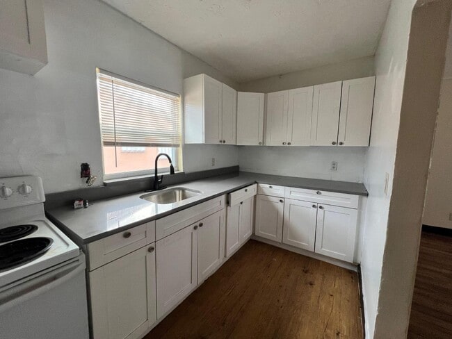 Photo - 347 NW 6th Ave