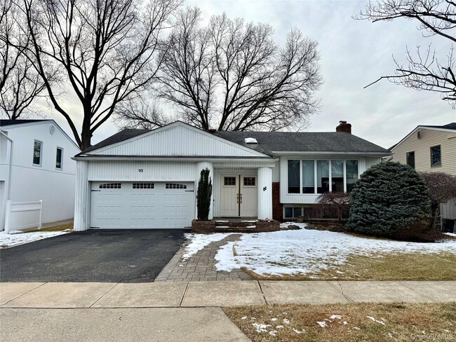 Building Photo - 10 Whitlock St