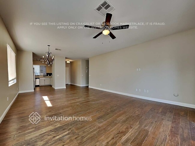 Photo - 686 E Colt Ct