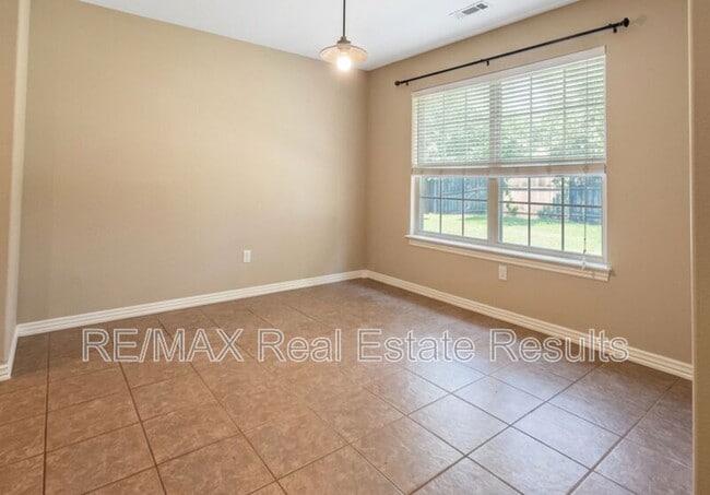 Photo - 2904 SW Wentworth Ave