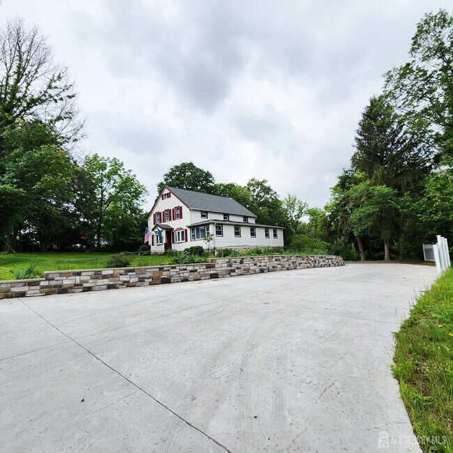 Photo - 183 Milltown Rd