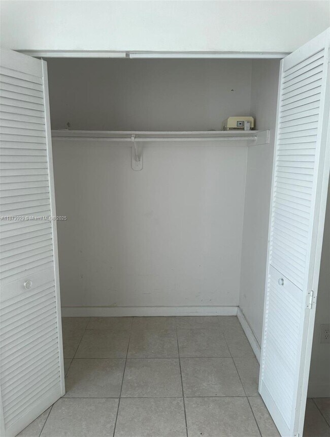 Photo - 985 SW 5th St Unit 1