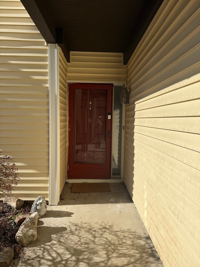 Building Photo - 713 Pinehurst Ct Unit The Point